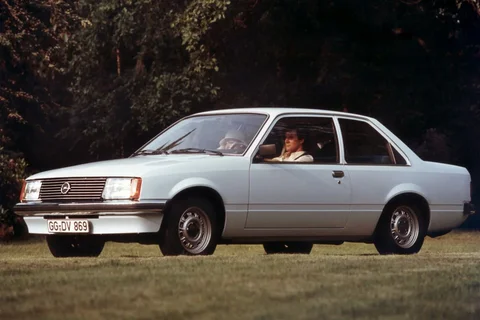 Opel Rekord 2.0 E De Luxe 1977 view 2