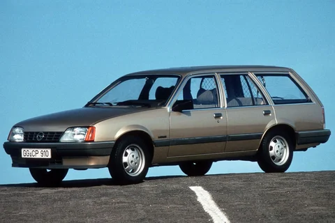 Opel Rekord Caravan 2.0 E 1982 view 3