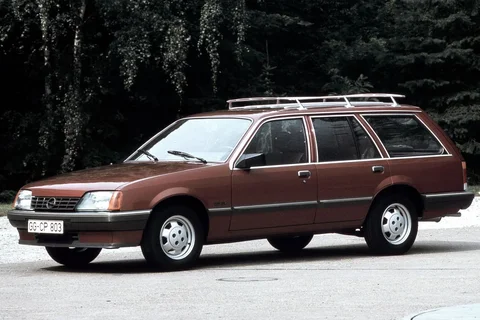Opel Rekord Caravan 2.0 E 1982 view 2