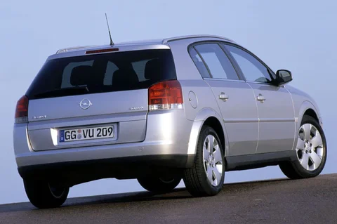 Opel Signum 3.2-V6 2003 view 9