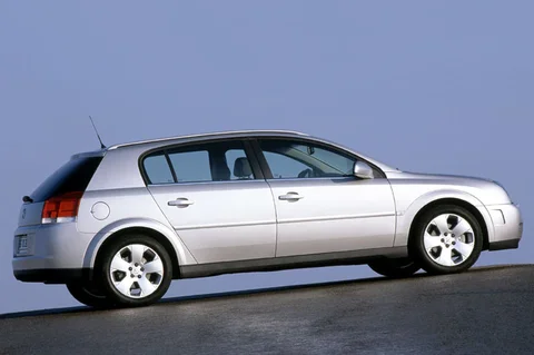 Opel Signum 3.2-V6 2003 view 2