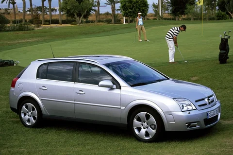 Opel Signum 3.2-V6 2003 view 4