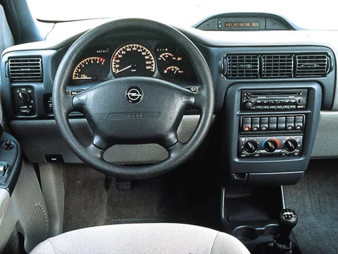 Opel Sintra 2.2i-16V GLS 1997 view 3