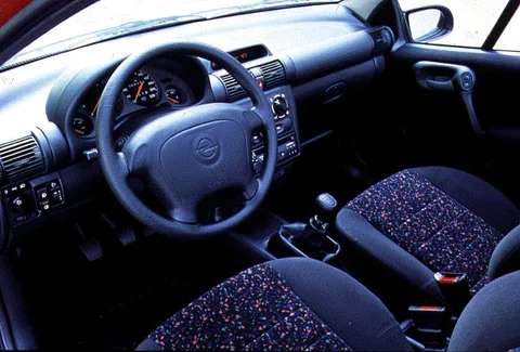 Opel Tigra 1.6i-16V 1999 view 3