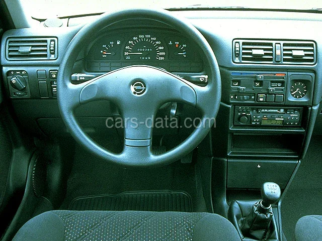 Opel Vectra 2.5i-V6 CD 1993 front view