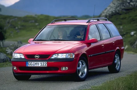 Opel Vectra Estate 1.6i CD 1996 view 2