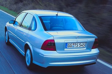 Opel Vectra 2.2 DTi-16V Elegance 2000 view 9