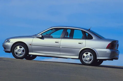 Opel Vectra 2.2 DTi-16V Elegance 2000 view 4