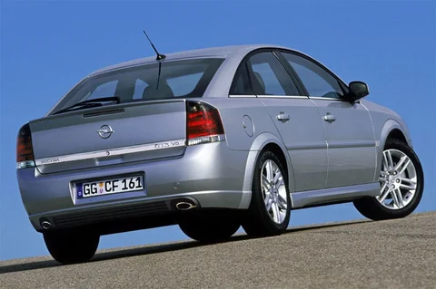 Opel Vectra GTS 2.2-16V Elegance 2002 view 3