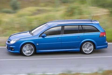 Opel Vectra Estate OPC 2006 view 2