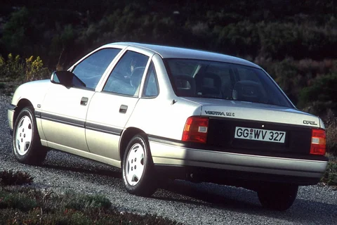 Opel Vectra 2000 1989 view 3