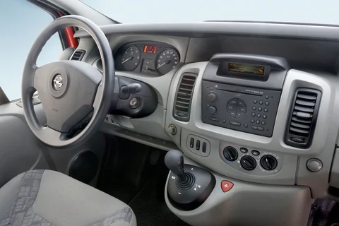 Opel Vivaro Combi L1H1 2900 2.0 CDTi 90 ecoFLEX 2011 view 2