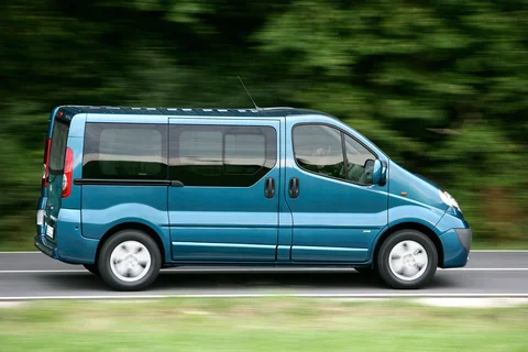 Opel Vivaro Combi L1H1 2900 2.0 CDTi 90 ecoFLEX 2011 view 9