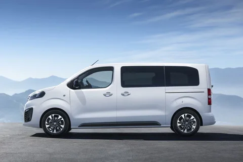 Opel Vivaro Zafira Life L3H1 2.0 Diesel 150hp Innovation 2019 view 3