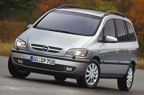 Opel Zafira 2.2 DTi-16V Maxx 2004 view 2