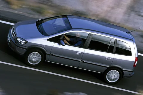 Opel Zafira 2.2 DTi-16V Maxx 2004 view 5