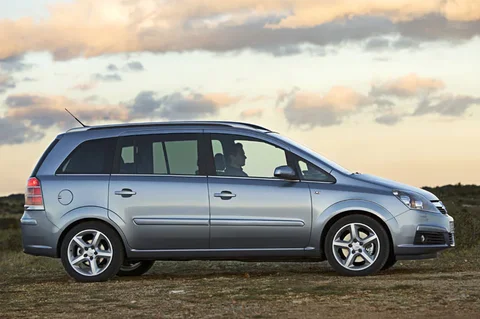 Opel Zafira 2.2 Cosmo 2005 view 2