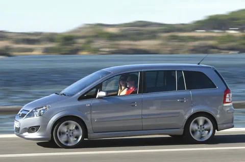 Opel Zafira 2.2 Edition 2009 view 4