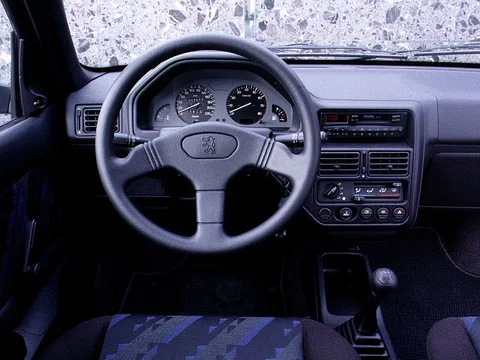 Peugeot 106 XT 1.4i 1991 view 3