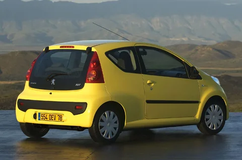 Peugeot 107 XR 1.0 2005 view 3