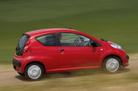 Peugeot 107 XR 1.0 2005 view 6
