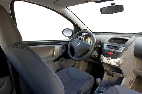 Peugeot 107 XR 1.0 2005 view 10