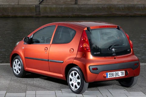 Peugeot 107 Sublime 1.0 2008 view 2