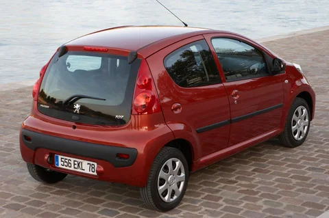 Peugeot 107 Sublime 1.0 2008 view 3