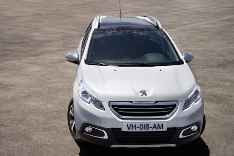 Peugeot 2008 Active 1.6 e-HDi 92hp 2013 view 3