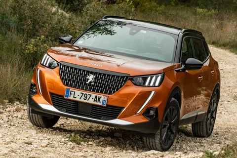 Peugeot 2008 Active Pack 1.2 PureTech 100 2020 view 6