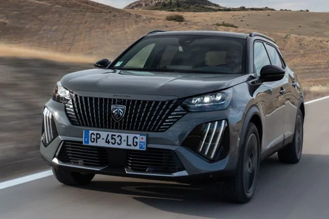 Peugeot 2008 e-2008 Active EV 54kWh 156 2023 view 8