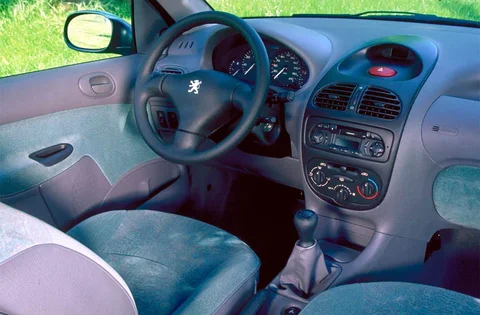 Peugeot 206 1998 front view