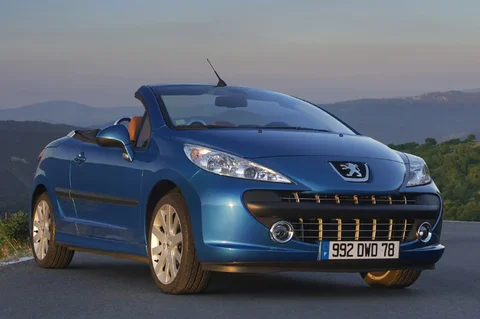 Peugeot 207 CC 1.6-16V HDiF 2007 view 3