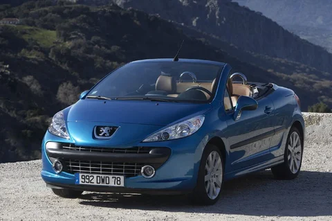 Peugeot 207 CC 1.6-16V HDiF 2007 view 4