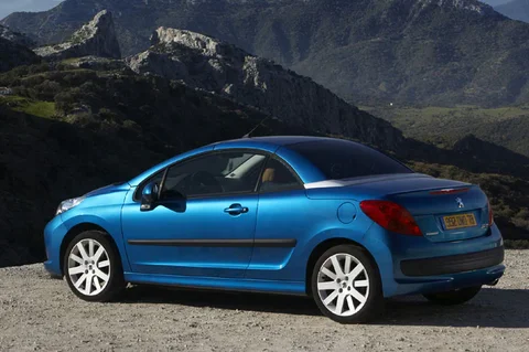 Peugeot 207 CC 1.6-16V HDiF 2007 view 5