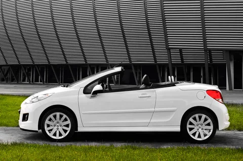 Peugeot 207 CC 1.6 VTi Griffe 2011 view 3