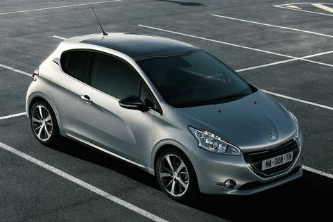 Peugeot 208 Active 1.4 e-HDi 2012 view 3