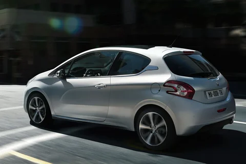 Peugeot 208 Active 1.4 e-HDi 2012 view 4