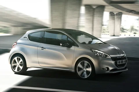 Peugeot 208 Active 1.4 e-HDi 2012 view 6