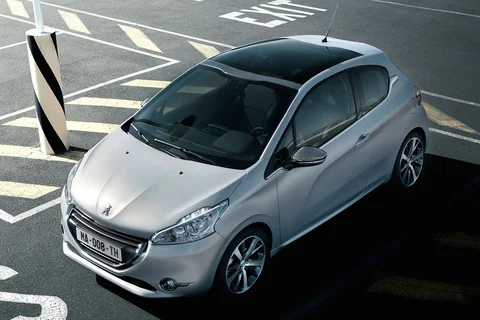 Peugeot 208 Active 1.4 e-HDi 2012 view 7