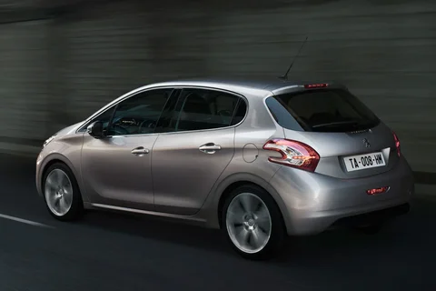 Peugeot 208 Access 1.4 e-HDi 2012 view 9