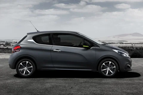 Peugeot 208 Active 1.2 PureTech 82 2015 view 8