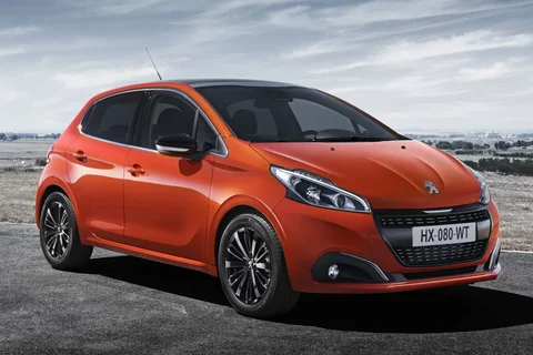 Peugeot 208 Active 1.2 PureTech 110 2015 view 3