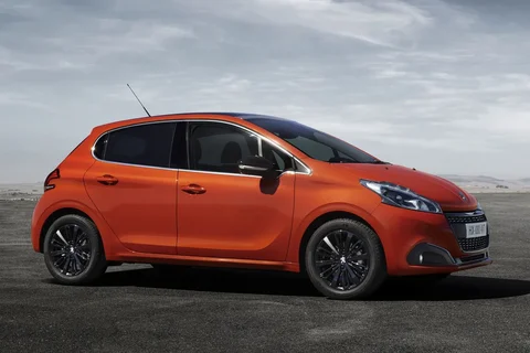Peugeot 208 Active 1.2 PureTech 110 2015 view 5
