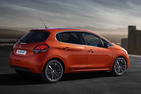 Peugeot 208 Active 1.2 PureTech 110 2015 view 11