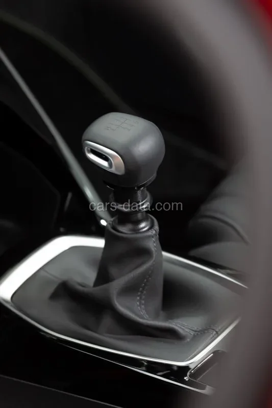 Peugeot 208 Active Pack 1.2 PureTech 75 2020 front view