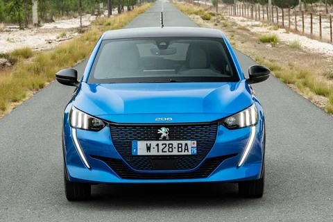 Peugeot 208 e-208 Active EV 50kWh 136 2020 view 4
