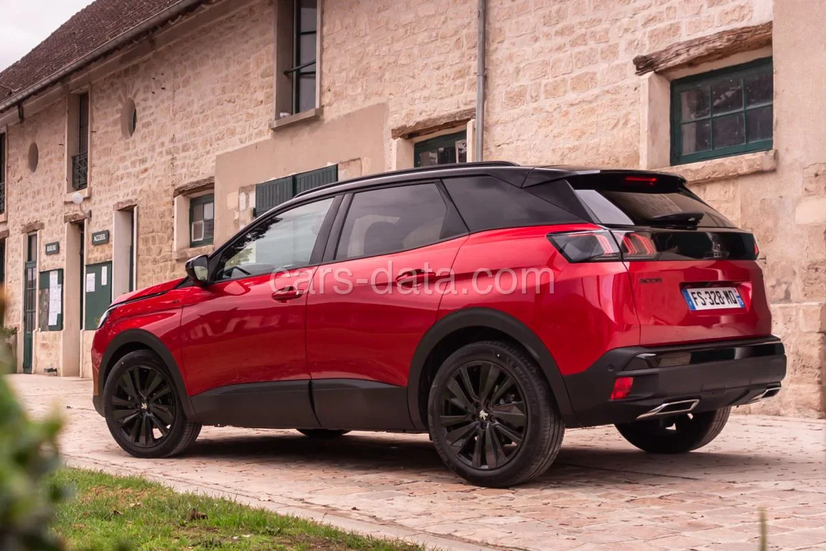 Peugeot 3008 Active 1.2 PureTech 130 2021 front view