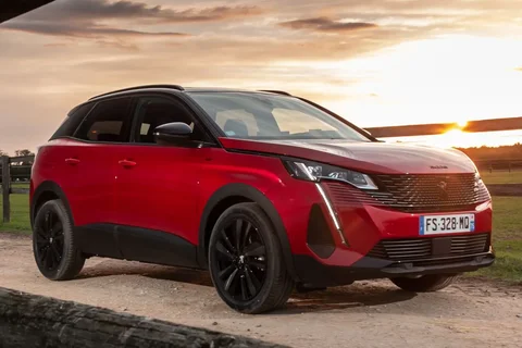 Peugeot 3008 Active 1.2 PureTech 130 2021 view 2