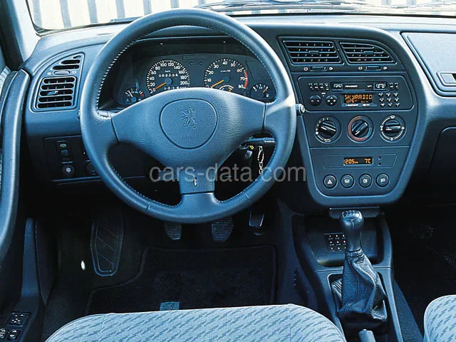 Peugeot 306 XSdt 1.9 1994 front view